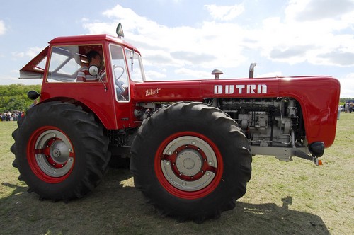 dutra-traktor